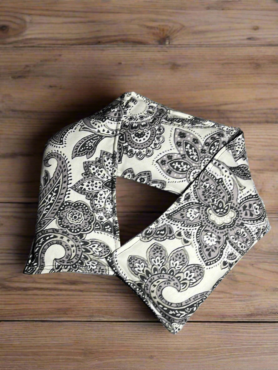 Therapeutic Neck Wrap, Black/White Paisley