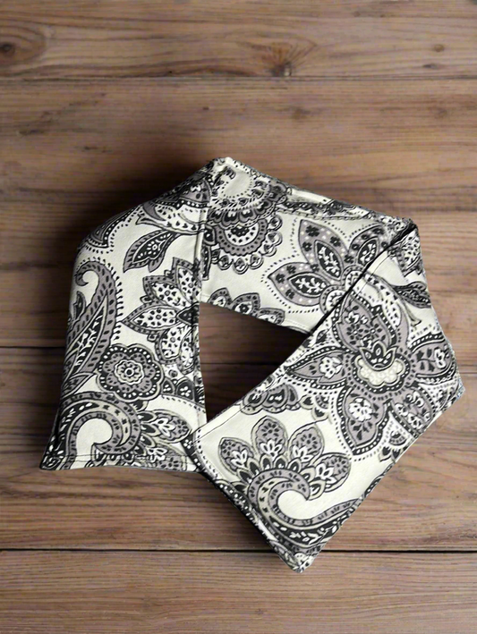 Therapeutic Neck Wrap, Black/White Paisley